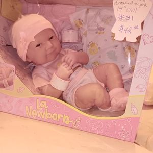 NWOT  LA Newborn Berenger Doll
